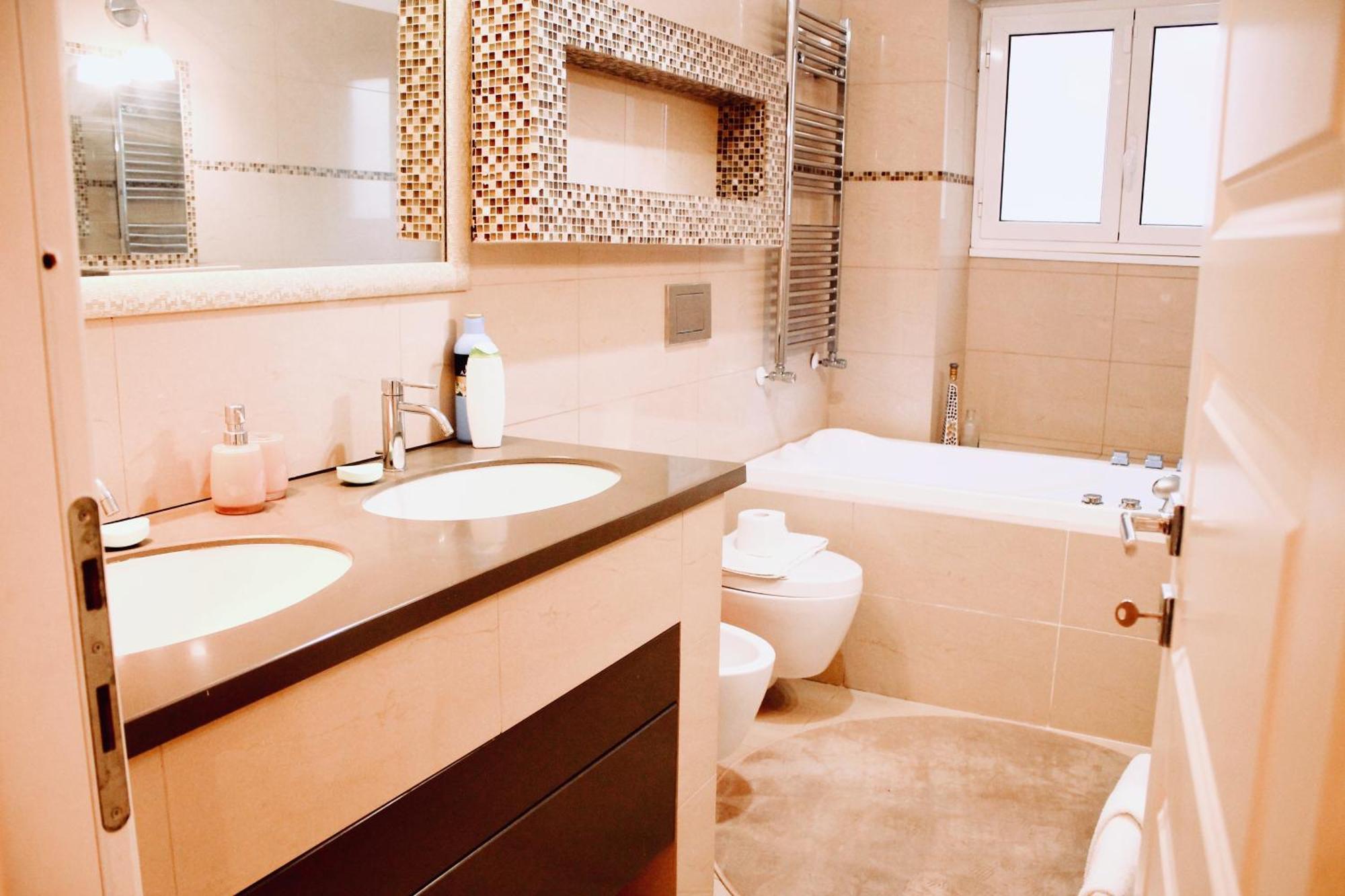 Chic And Elegant Apartment In The Heart Of Рим Экстерьер фото